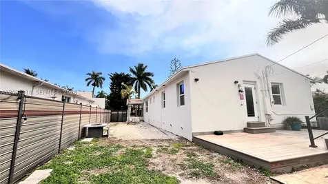 1031 Hollywood Boulevard Hollywood FL 33019