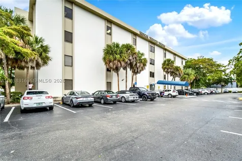 4101 NW 4th Street Plantation FL 33317