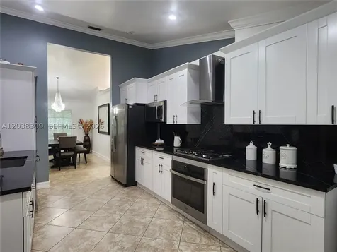 111 2nd Street SE Naples FL 34117