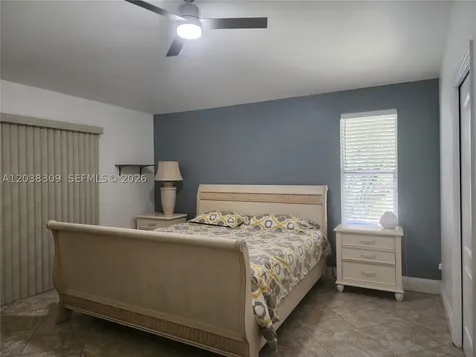 111 2nd Street SE Naples FL 34117