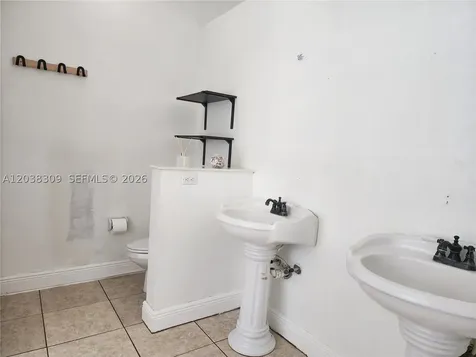 111 2nd Street SE Naples FL 34117