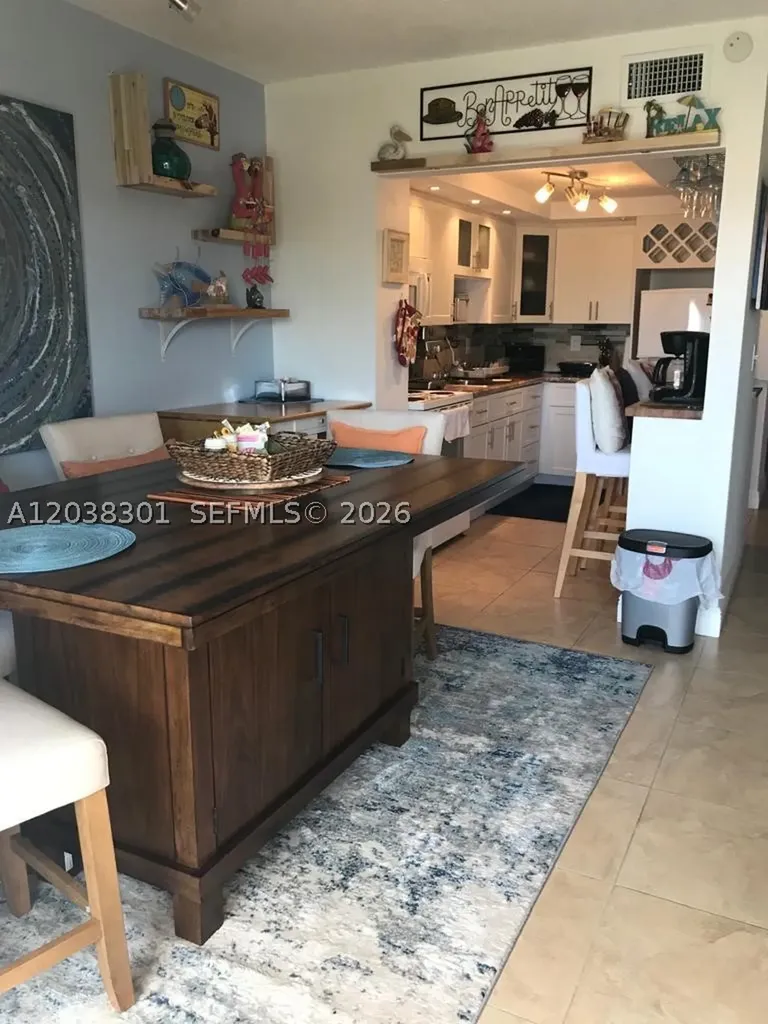 320 S Surf Road Hollywood FL 33019