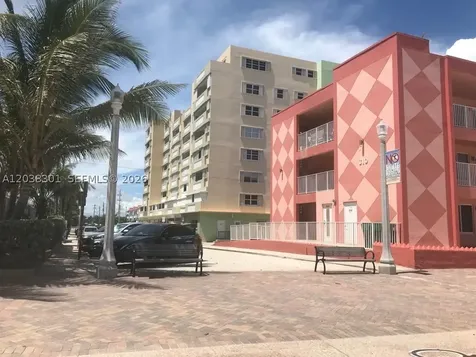 320 S Surf Road Hollywood FL 33019