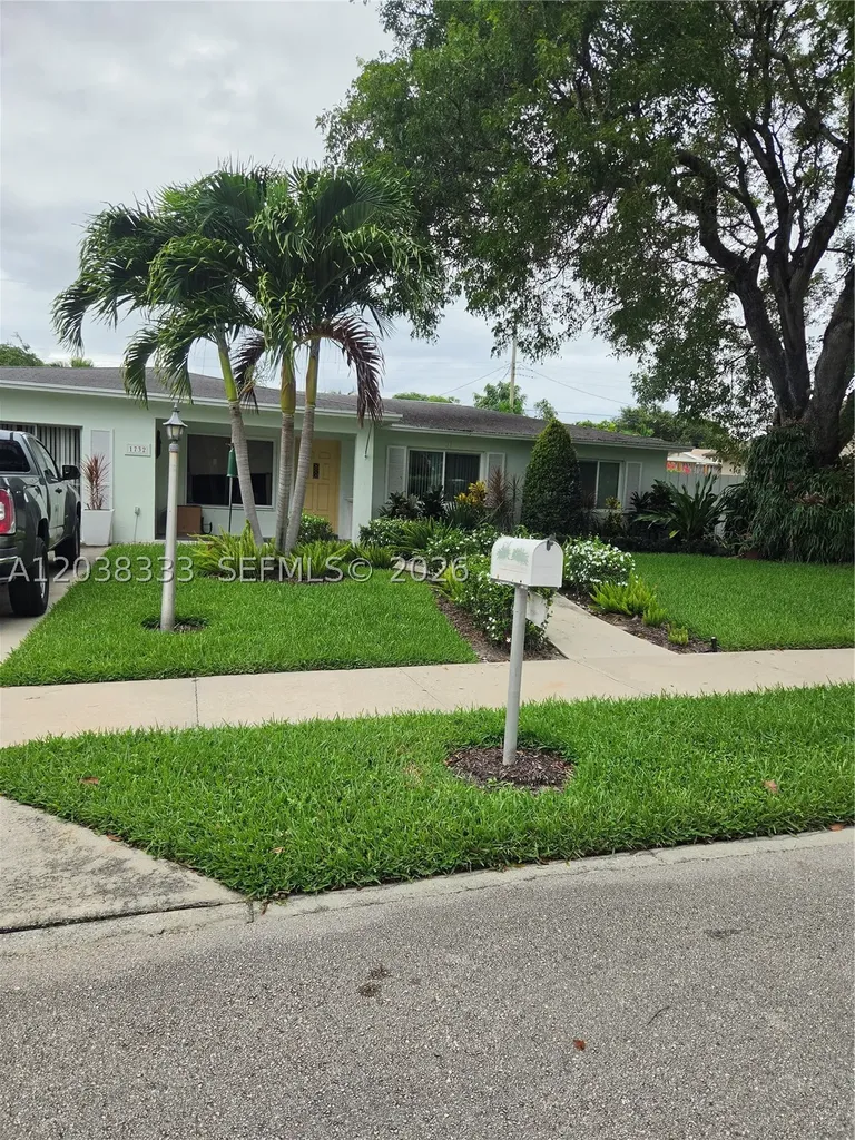 1732 N 15th Avenue N Lake Worth FL 33460