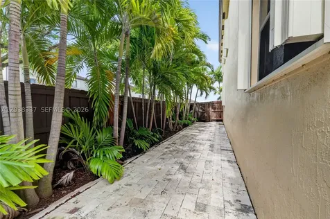 11765 SW 154th Place Miami FL 33196