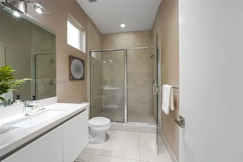 7515 NW 99th Avenue Doral FL 33178