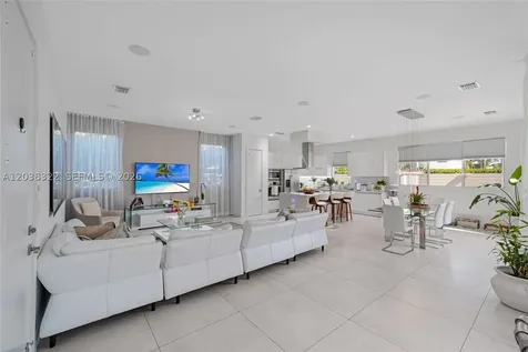 7515 NW 99th Avenue Doral FL 33178