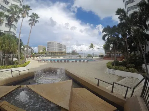 801 Brickell Bay Drive Miami FL 33131