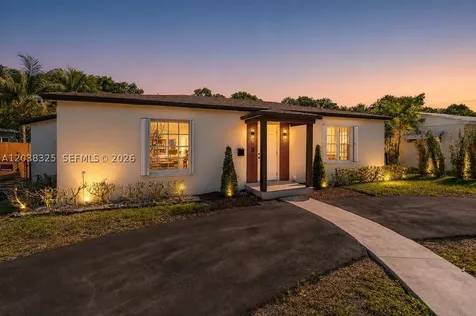 831 NE 128th Street North Miami FL 33161