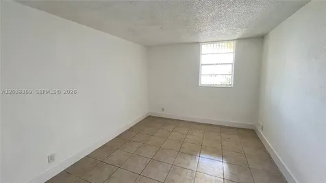 4550 NW 9th Street Miami FL 33126