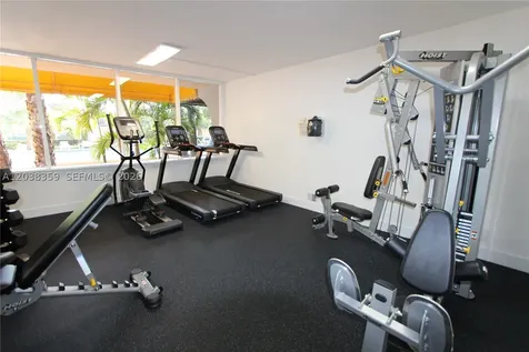 4550 NW 9th Street Miami FL 33126