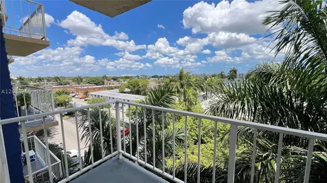 4550 NW 9th Street Miami FL 33126