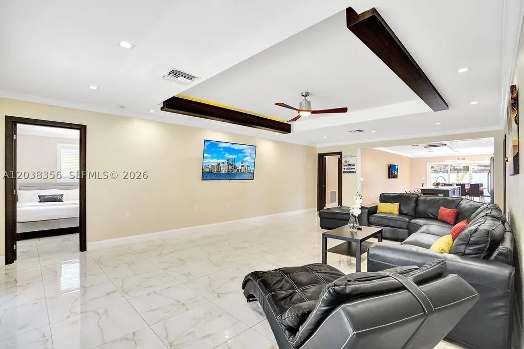 1318 Washington Street Hollywood FL 33019