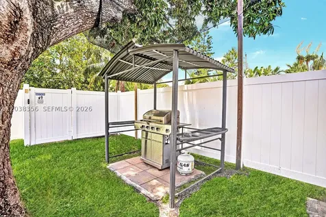 1318 Washington Street Hollywood FL 33019