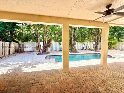 9425 NW 47th Terrace Doral FL 33178