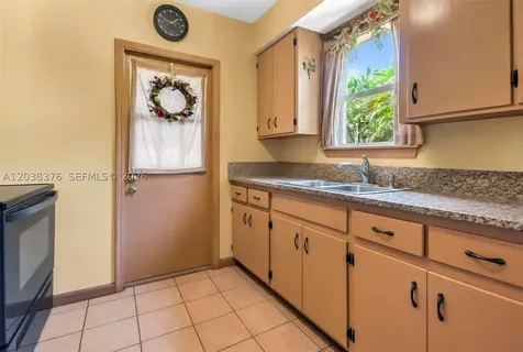 955 NE 128th Street North Miami FL 33161