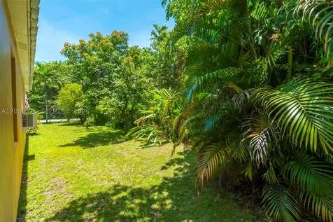955 NE 128th Street North Miami FL 33161