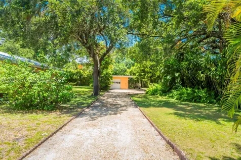 955 NE 128th Street North Miami FL 33161