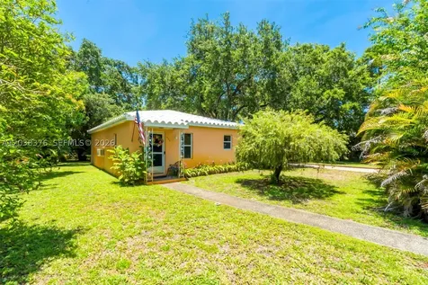 955 NE 128th Street North Miami FL 33161