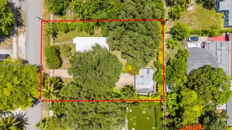 955 NE 128th Street North Miami FL 33161