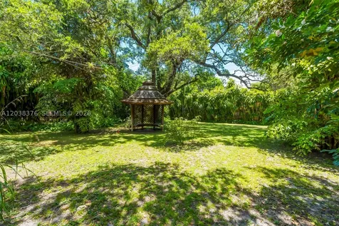 955 NE 128th Street North Miami FL 33161