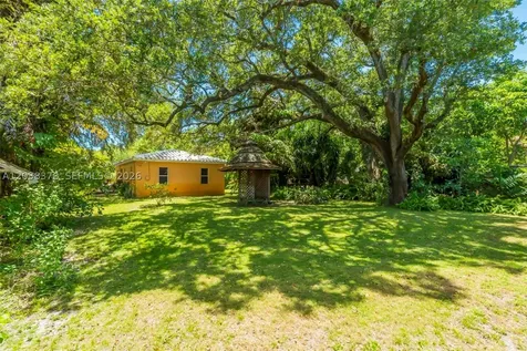 955 NE 128th Street North Miami FL 33161