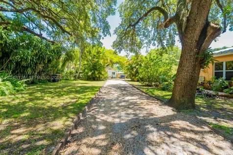 955 NE 128th Street North Miami FL 33161