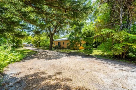 955 NE 128th Street North Miami FL 33161