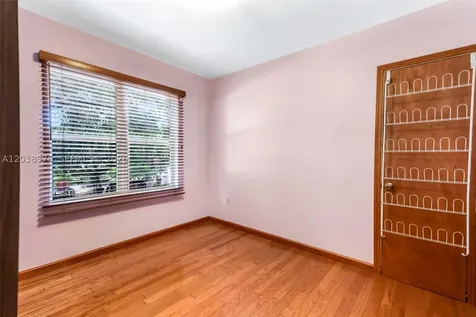 955 NE 128th Street North Miami FL 33161