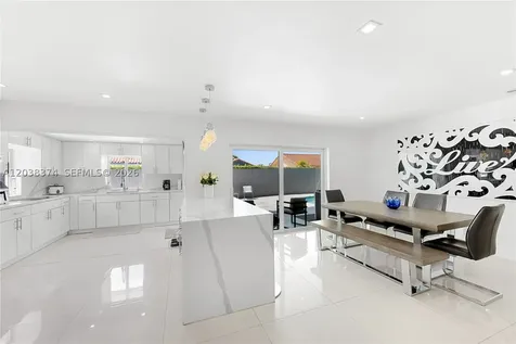 9724 SW 4th Terrace Miami FL 33174