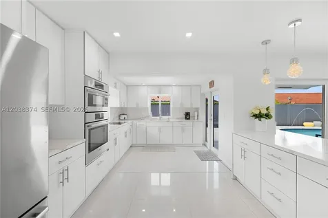 9724 SW 4th Terrace Miami FL 33174