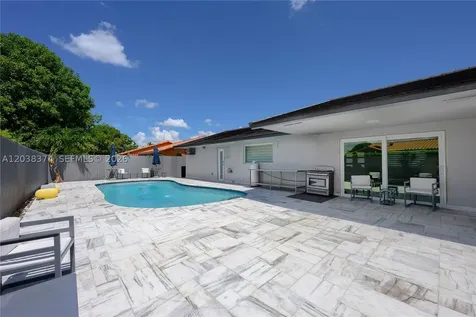 9724 SW 4th Terrace Miami FL 33174