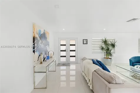 9724 SW 4th Terrace Miami FL 33174