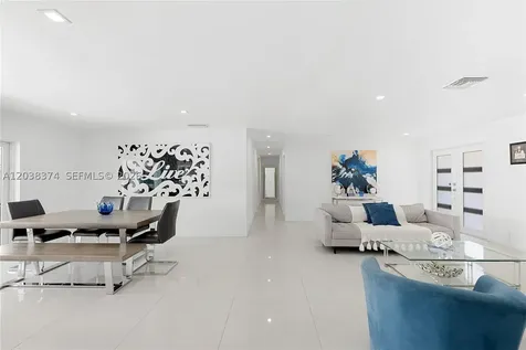 9724 SW 4th Terrace Miami FL 33174