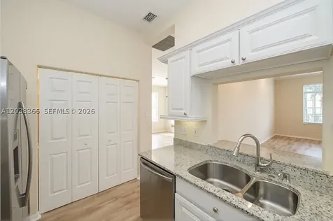 1301 Tamiami Sarasota FL 34236