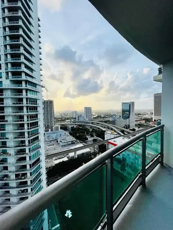 350 S Miami Avenue Miami FL 33130
