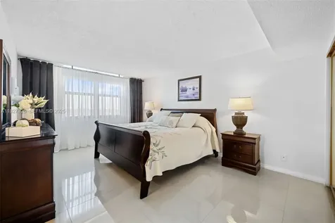2401 S Ocean Drive Hollywood FL 33019
