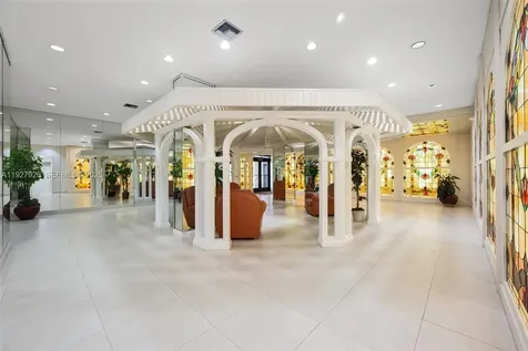 2401 S Ocean Drive Hollywood FL 33019