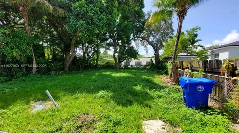 560 NW 53rd Street Miami FL 33127