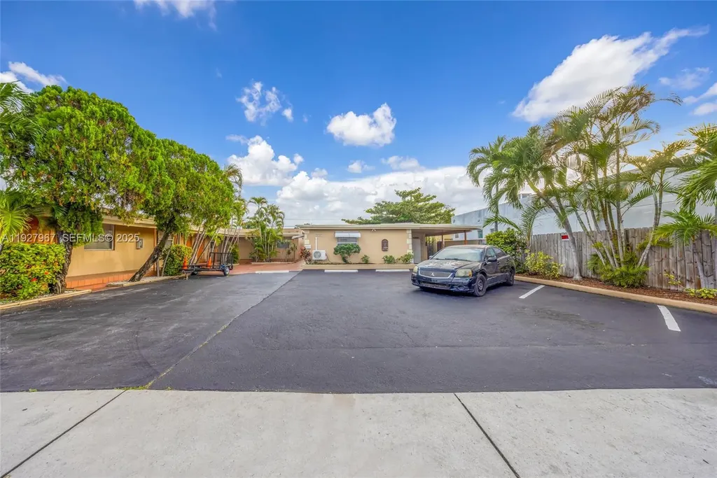 6124 Pembroke Road Miramar FL 33023
