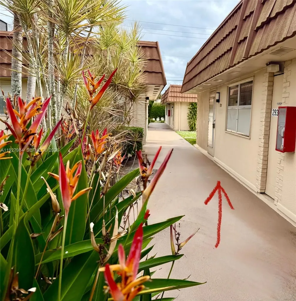 293 Seville M Delray Beach FL 33446
