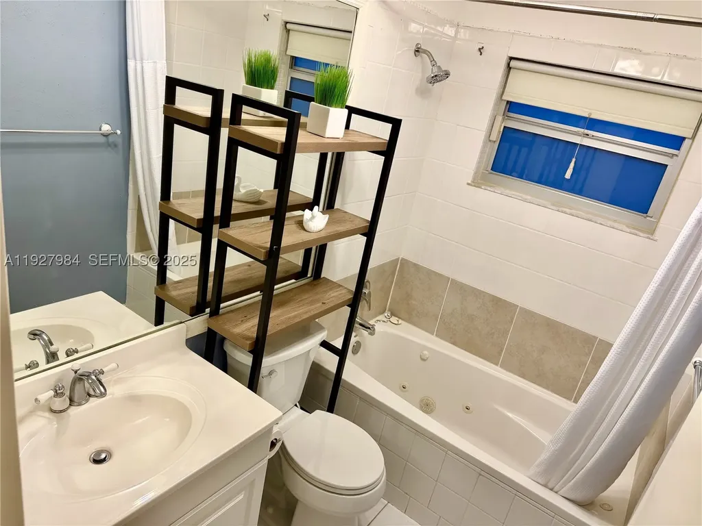 293 Seville M Delray Beach FL 33446