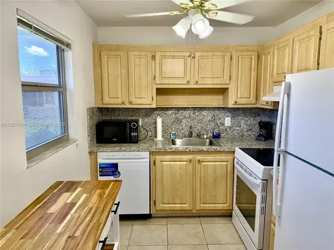 293 Seville M Delray Beach FL 33446