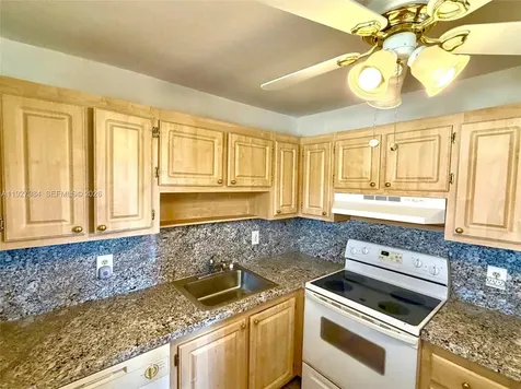 293 Seville M Delray Beach FL 33446