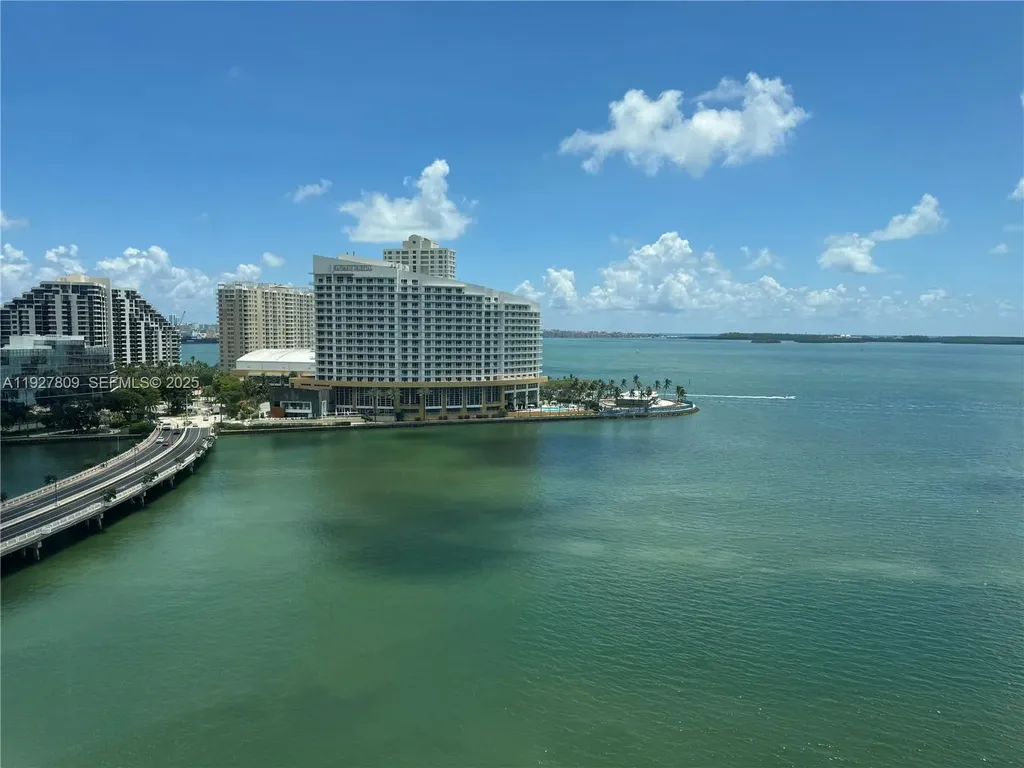 905 Brickell Bay Drive Miami FL 33131