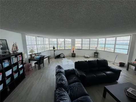 905 Brickell Bay Drive Miami FL 33131