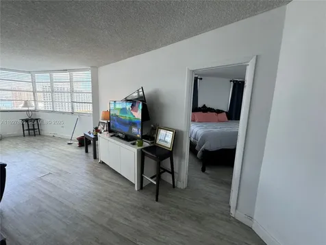 905 Brickell Bay Drive Miami FL 33131