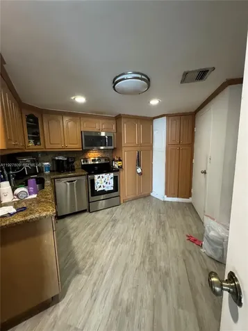 905 Brickell Bay Drive Miami FL 33131