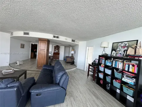 905 Brickell Bay Drive Miami FL 33131