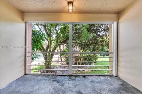 9431 Live Oak Place Davie FL 33324